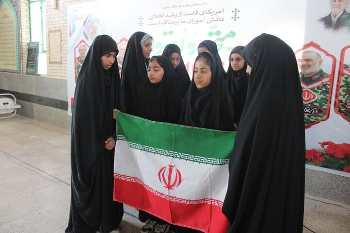 تصاویر/ مراسم روز دانش آموز در شهر جازموریان