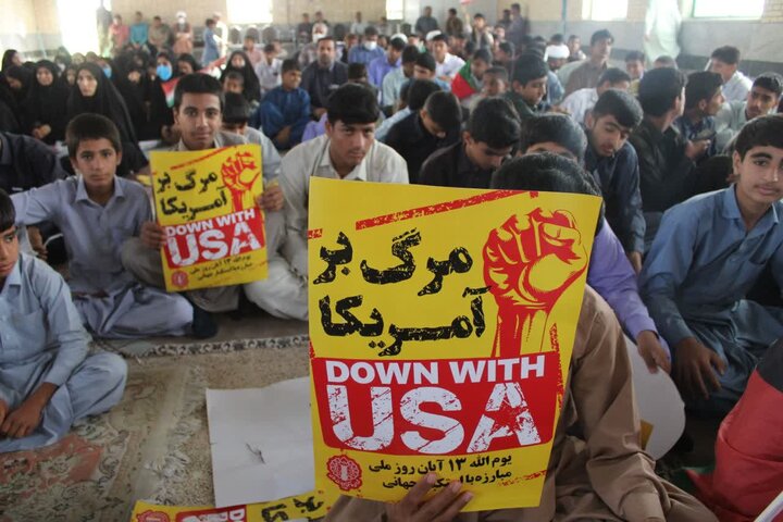 تصاویر/ راهپیمایی روز دانش آموز در شهر جازموریان