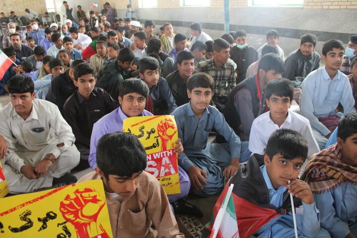 تصاویر/ مراسم روز دانش آموز در شهر جازموریان