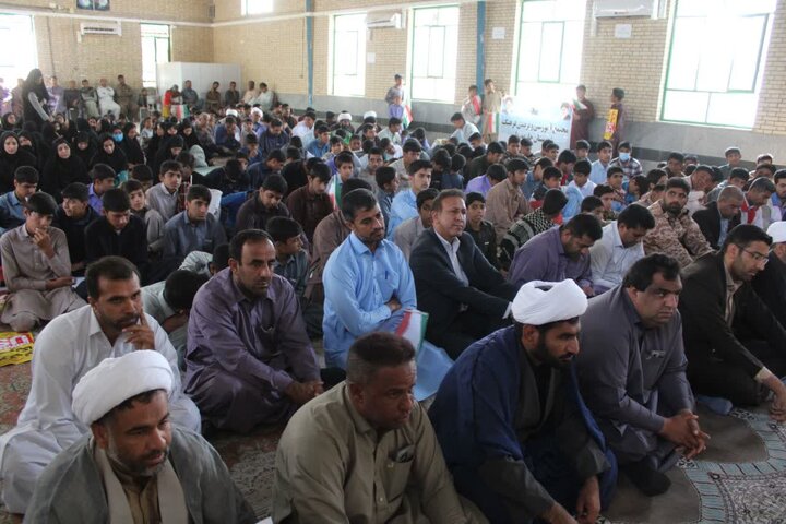 تصاویر/ مراسم روز دانش آموز در شهر جازموریان