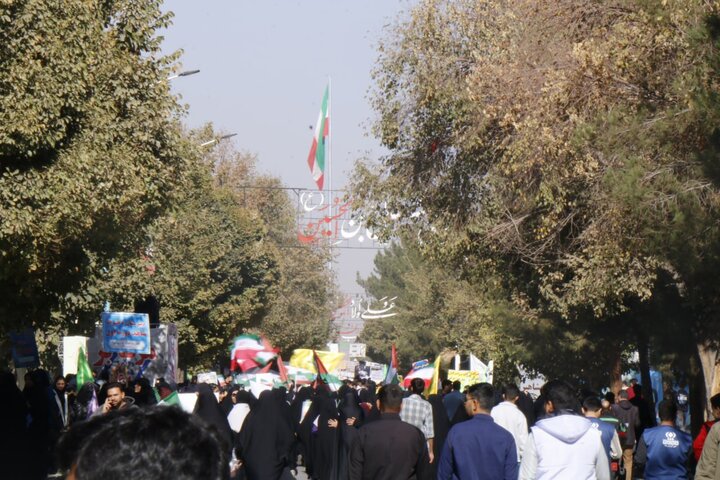 راهپیمایی ۱۳ آبان در کرمان

