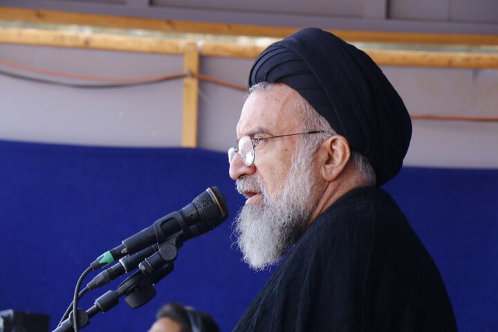 راهپیمایی ۱۳ آبان در کرمان
