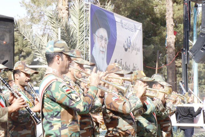 راهپیمایی ۱۳ آبان در کرمان
