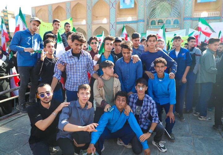 تصاویر/ حماسه دهه هشتادی ها و نودی های یزد در۱۳آبان۱۴۰۴