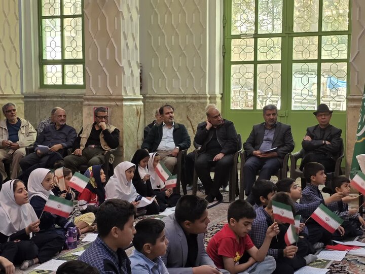 تصاویر/ حضور پرشور دانش‌آموزان در امامزاده صالح(ع)