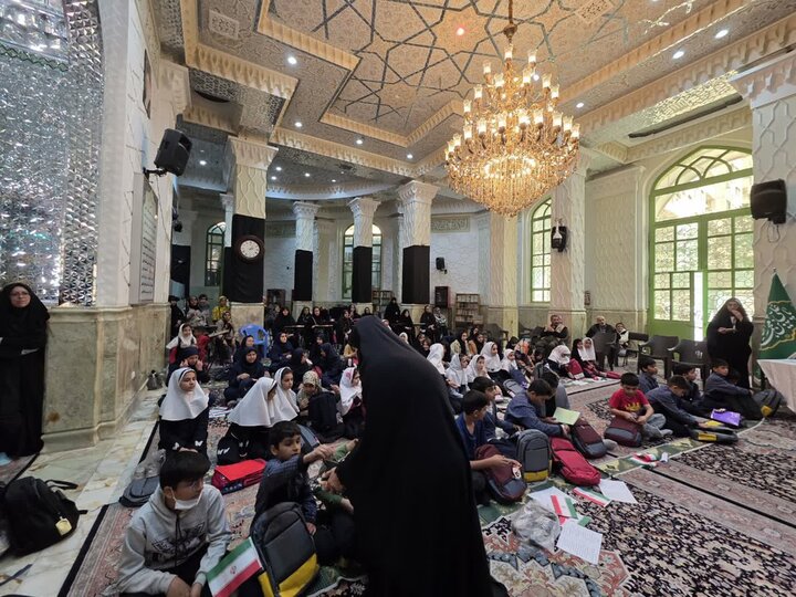 تصاویر/ حضور پرشور دانش‌آموزان در امامزاده صالح(ع)