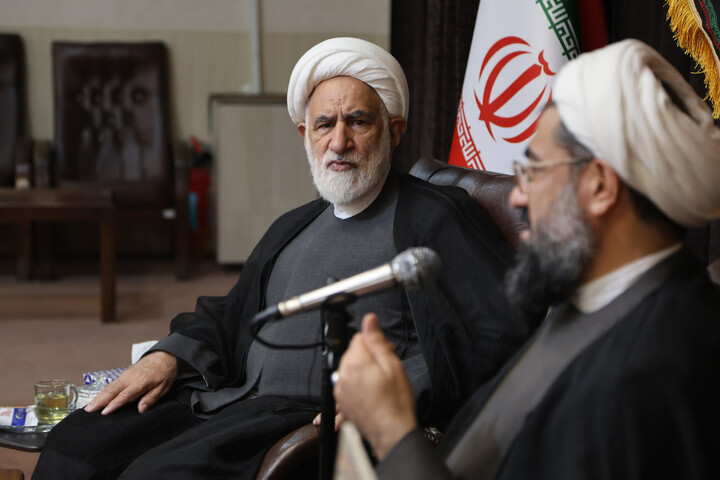 تصاویر / دیدار نماینده ولی فقیه در بنیاد مسکن انقلاب اسلامی با امام جمعه همدان