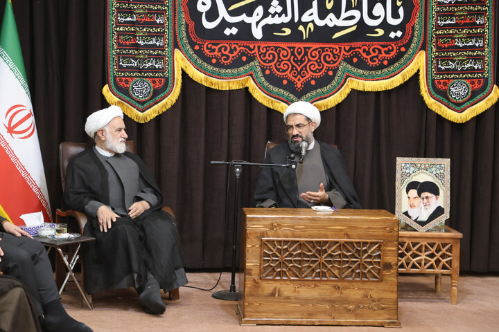 تصاویر / دیدار نماینده ولی فقیه در بنیاد مسکن انقلاب اسلامی با امام جمعه همدان