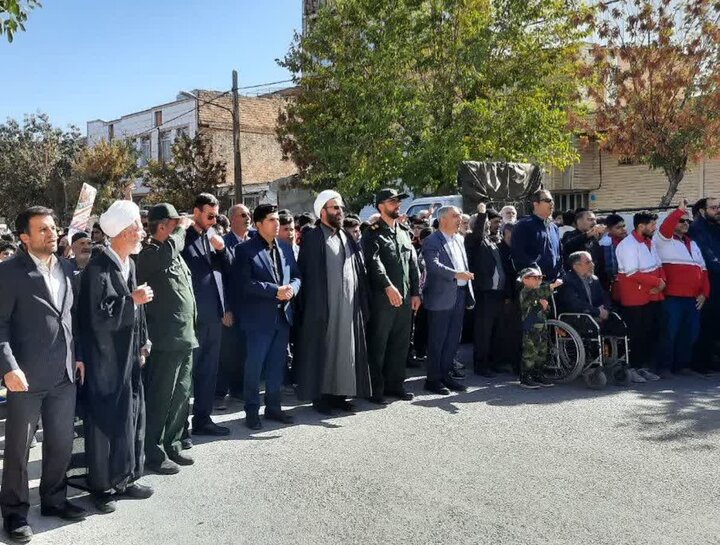 تصاویر / راهپیمایی بزرگ یوم‌الله ۱۳ آبان در لالجین