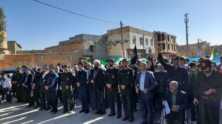 تصاویر / راهپیمایی بزرگ یوم‌الله ۱۳ آبان در لالجین