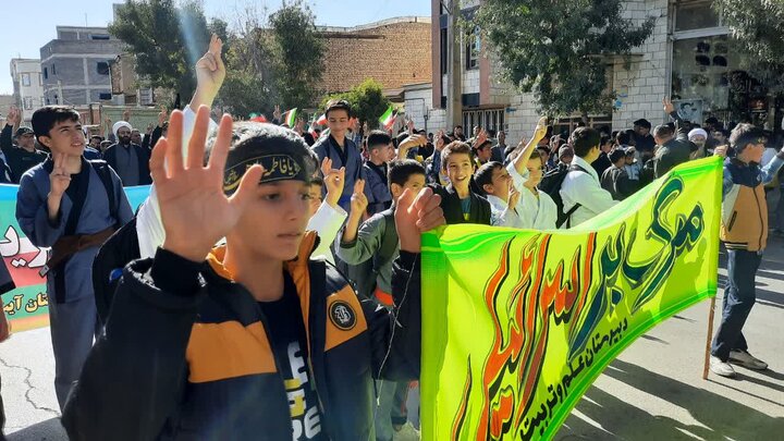 تصاویر / راهپیمایی بزرگ یوم‌الله ۱۳ آبان در لالجین