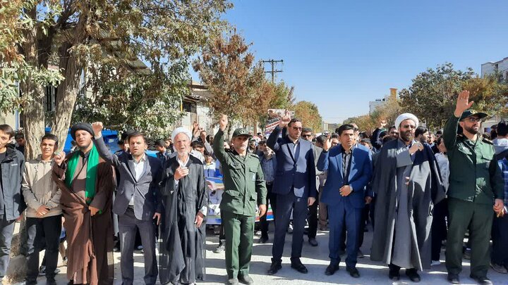 تصاویر / راهپیمایی بزرگ یوم‌الله ۱۳ آبان در لالجین