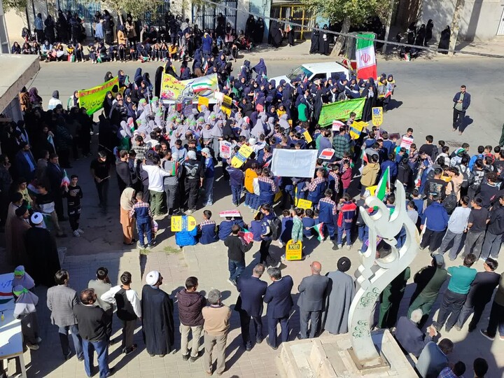 تصاویر / راهپیمایی۱۳ آبان شهرسامن