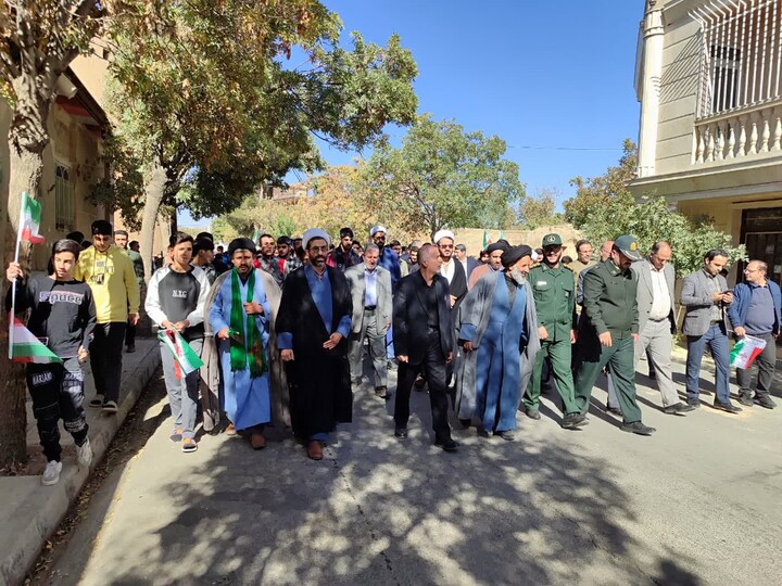 تصاویر / راهپیمایی۱۳ آبان شهرسامن