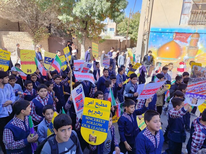 تصاویر / راهپیمایی۱۳ آبان شهرسامن