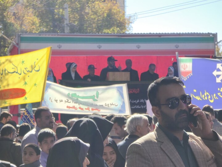 تصاویر / حضور پرشور طلاب و روحانیون تویسرکانی در در مراسم یوم الله ۱۳ آبان ماه