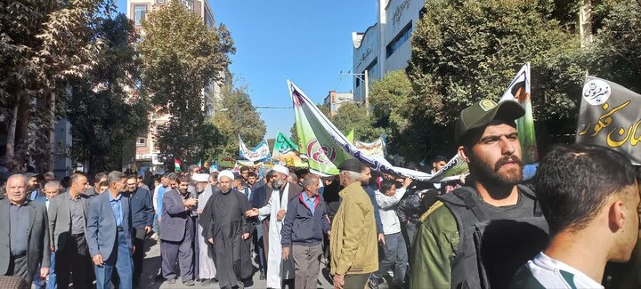 تصاویر / حضور پرشور مردم نهاوند در راهپیمایی ۱۳ آبان