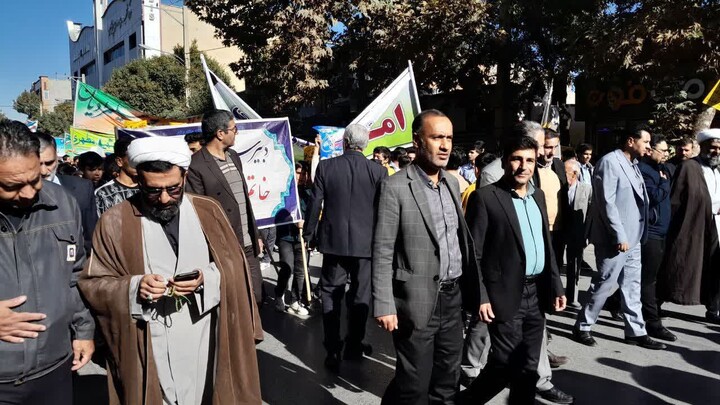 تصاویر / حضور پرشور مردم نهاوند در راهپیمایی ۱۳ آبان