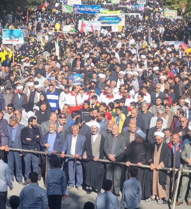 تصاویر / حضور پرشور مردم نهاوند در راهپیمایی ۱۳ آبان