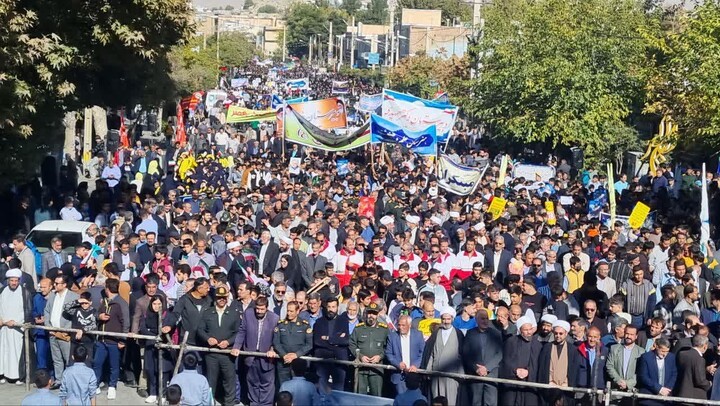 تصاویر / حضور پرشور مردم نهاوند در راهپیمایی ۱۳ آبان