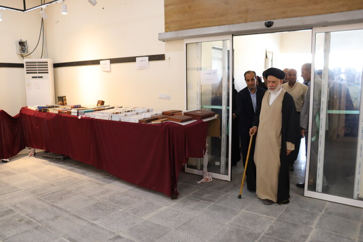 تصاویر/ نمایشگاه کتاب در دیّر