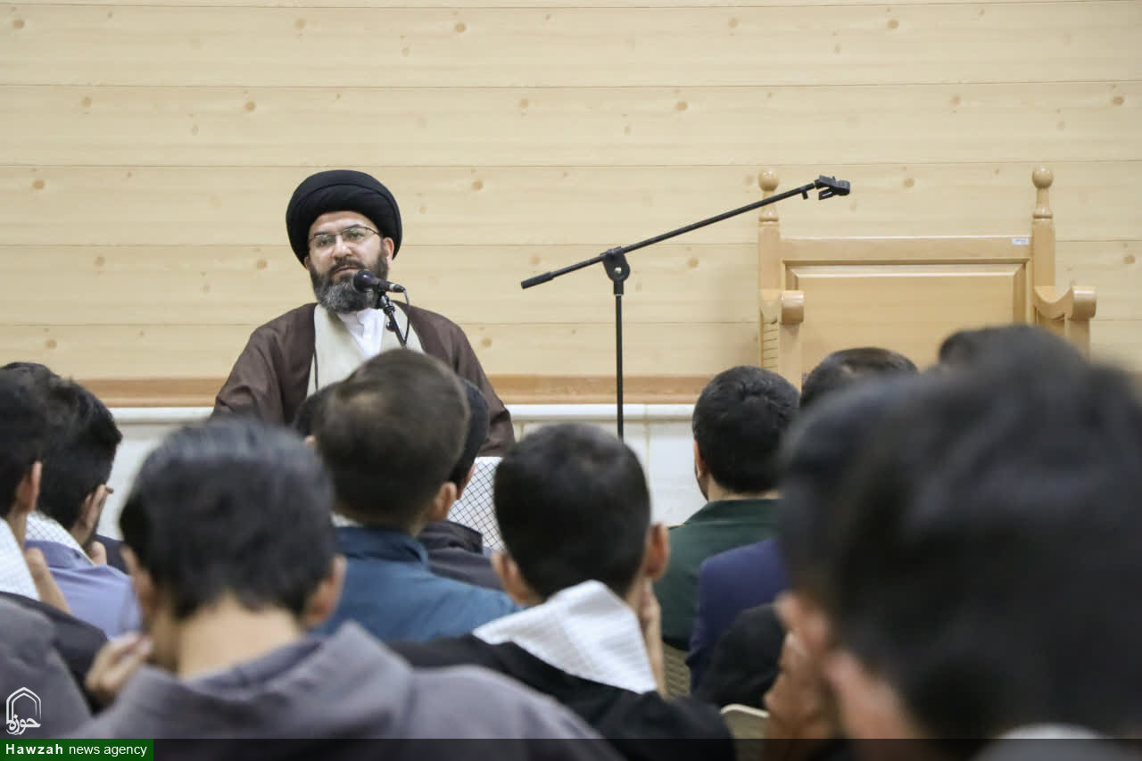 جوانان بسیجی در تمام میدان‌ها پیشگام باشند