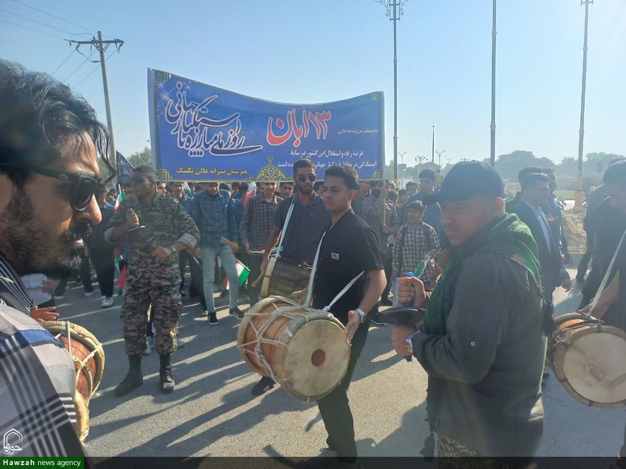 فیلم| سنج و دمام در راهپیمایی ۱۳ آبان عالیشهر