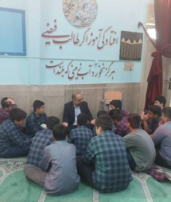 پاسخگویی میدانی کارشناسان مرکز ملی پاسخگویی به سوالات دینی دانشآموزان + عکس