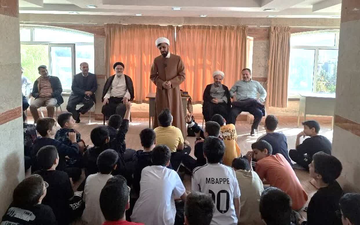 پاسخگویی میدانی کارشناسان مرکز ملی پاسخگویی به سوالات دینی دانشآموزان + عکس