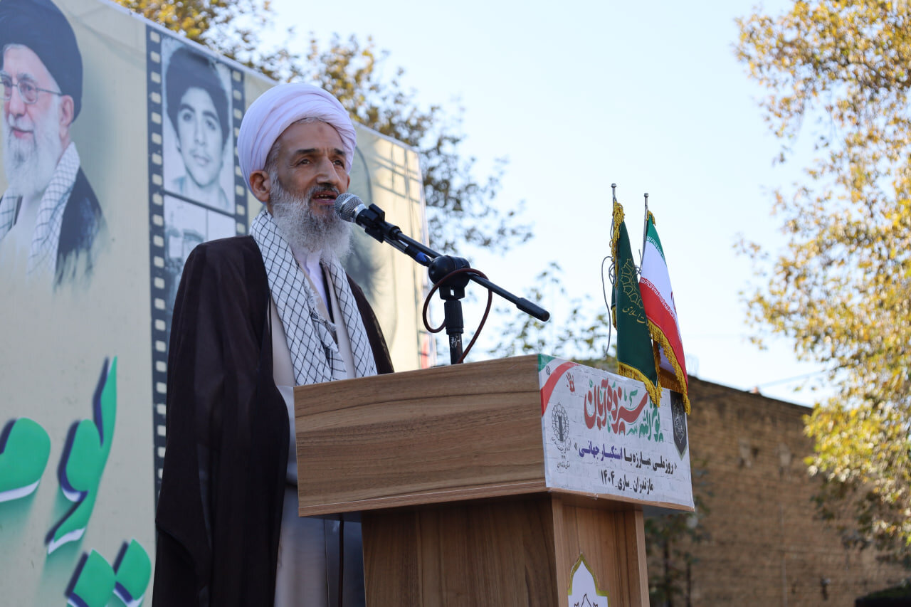 پرچم مبارزه با استکبار جهانی هرگز بر زمین نخواهد ماند