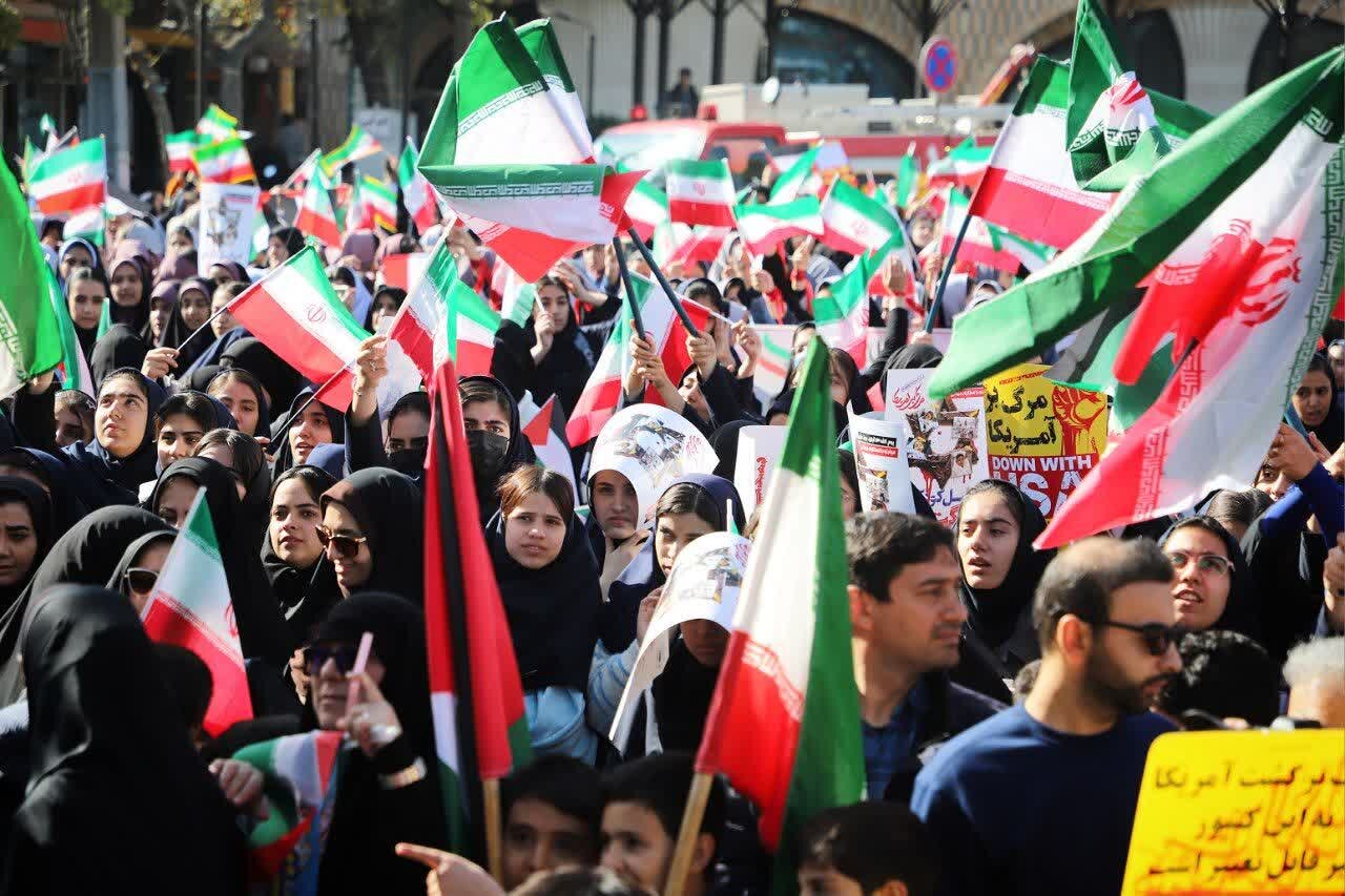 فیلم| صدای دهه نودی های اصفهان در ۱۳ آبان امسال