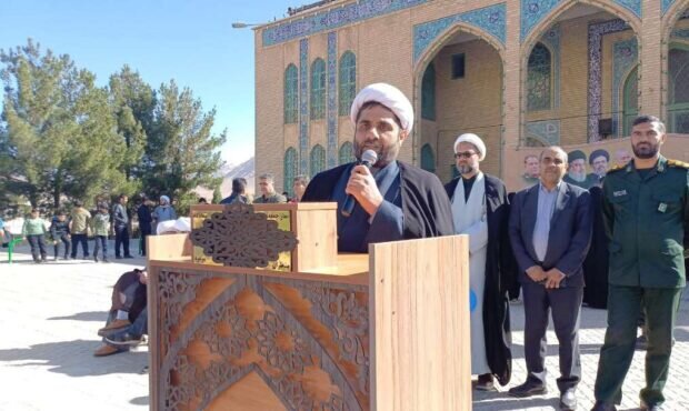 ملت ایران با تکیه بر ایمان و تبعیت از ولایت، هرگز در برابر مستکبران عقب‌نشینی نخواهد کرد