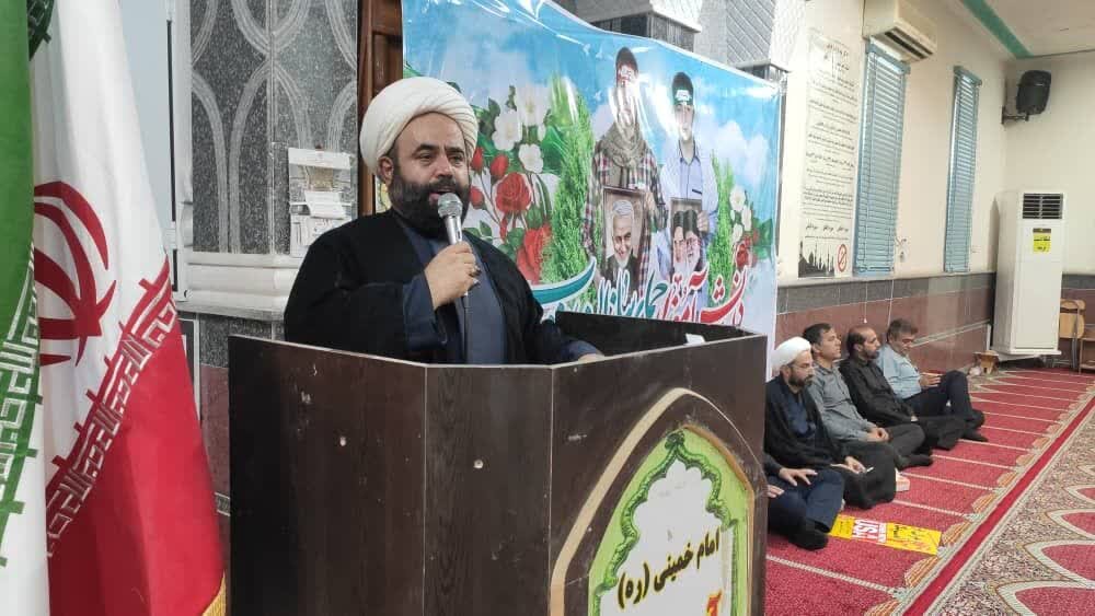 ملت قهرمان ایران با ایمان آهنین، هیمنه پوشالی شیطان بزرگ را درهم شکست