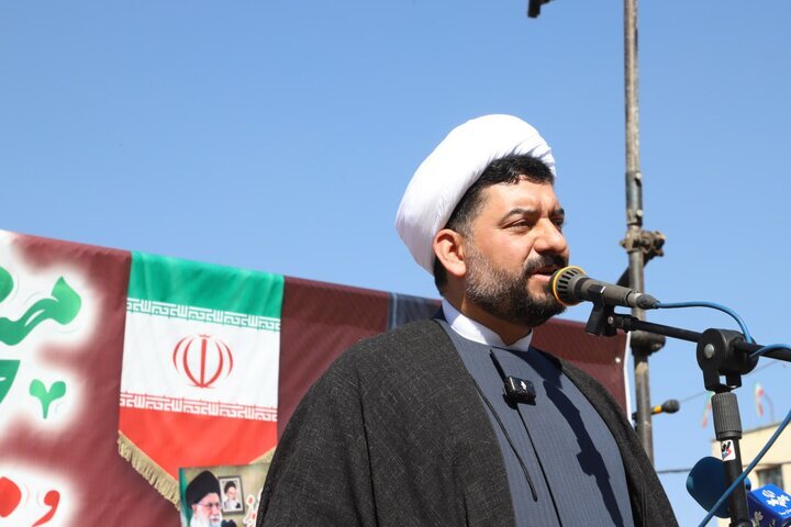 ما اهل تعامل هستیم، نه تسلیم