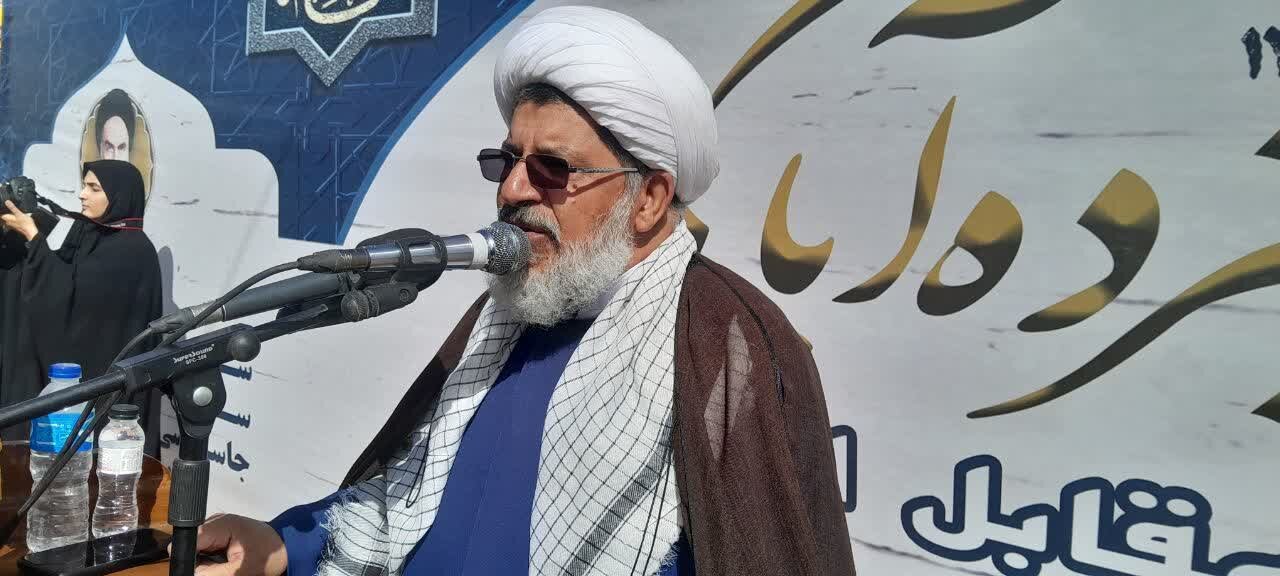 استکبار و آمریکا عامل سختی‌ و جنایات جهانی‌ هستند/ ملت ایران پای آرمان‌ها ایستاده است