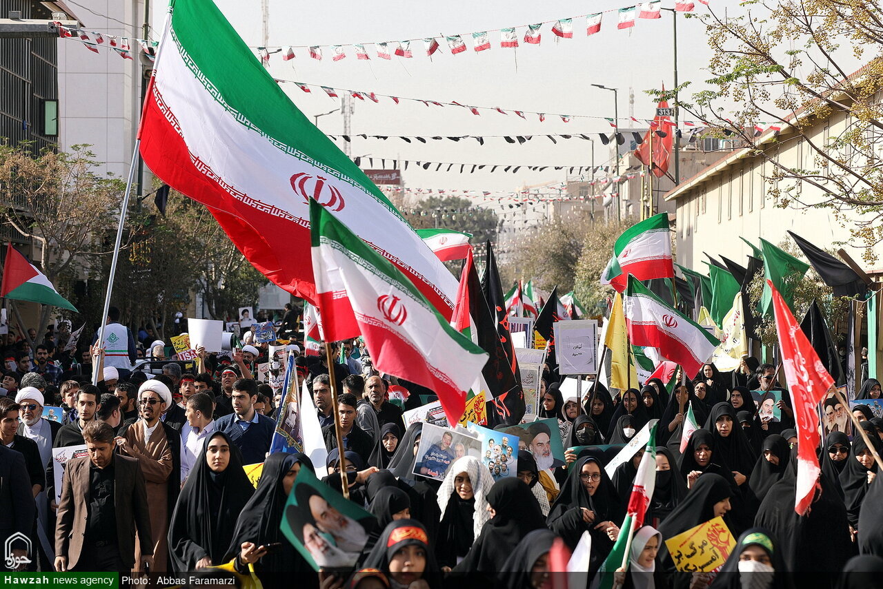 راهپیمایی مــردم و بازاریان قـــم در اعتراض به اغتشاشات اخیر برگزار می‌شود