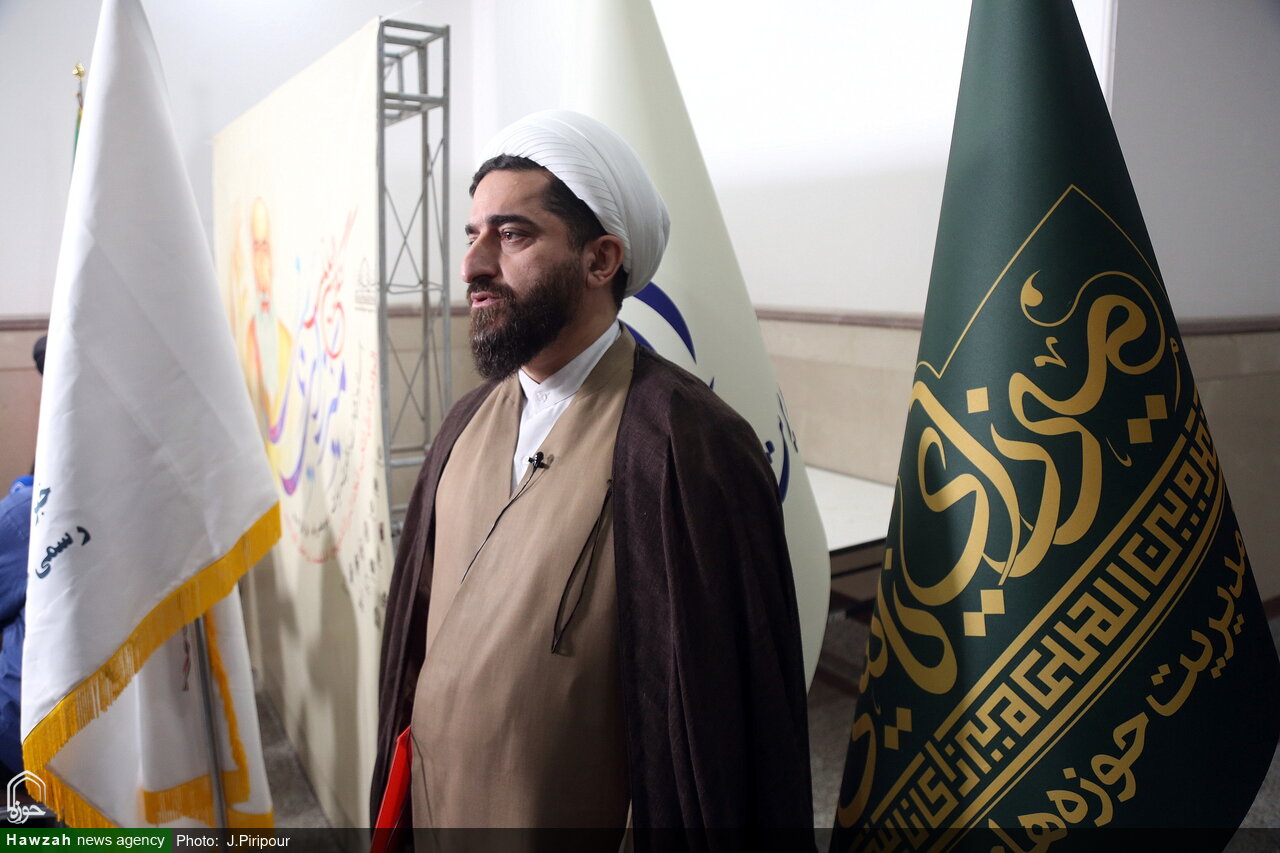 گرامیداشت میرزای نائینی نقش مهمی در تقویت هویت دینی و ملی دارد