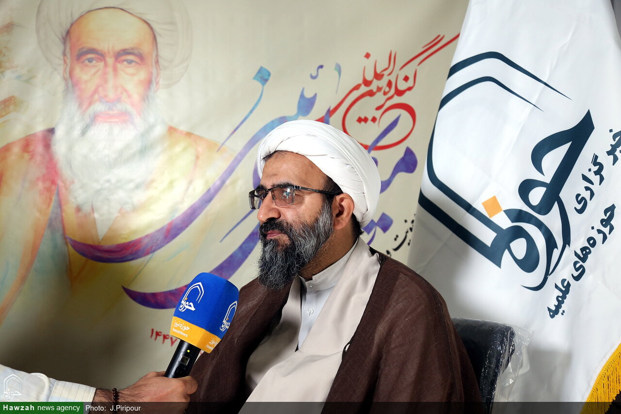 حوزه‌های علمیه در حماسه ۲۲ بهمن نقش‌آفرینی بی بدیلی داشته باشند