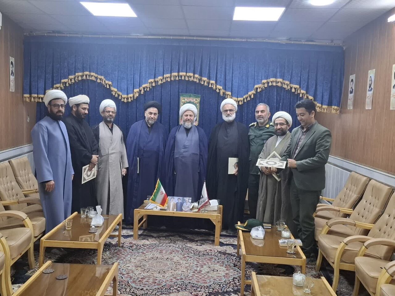 نخستین جلسه قرارگاه پشتیبانی  امور مساجد شهرستان آران وبیدگل برگزار شد