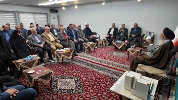 تصاویر/ دیدار اتحادیه انجمن های اسلامی دانش آموزان با امام جمعه اصفهان