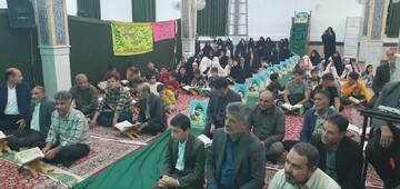 محفل «انس با قرآن» در مسجد روستای علی‌آباد آران و بیدگل برگزار شد
