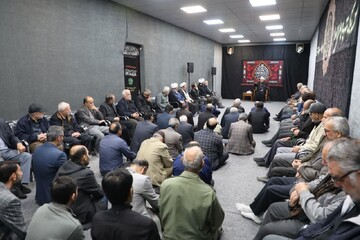 تصاویر/ برگزاری دومین روز مراسم عزای فاطمی در دفتر نماینده ولی‌فقیه در استان سمنان