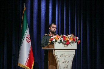 تقدیم ۲۷۰ شهید از دبیرستان امام صادق(ع) قم در کشور بی سابقه است