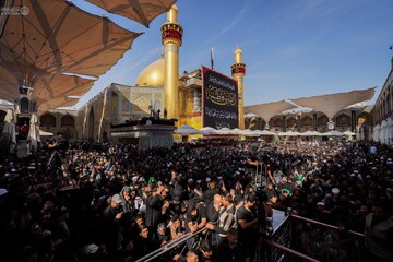 فیلم |  دسته‌ی عزاداران شهادت حضرت زهرا (سلام الله علیها) در نجف اشرف