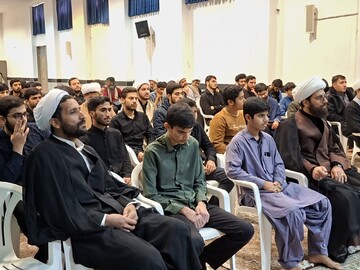 تصاویر/ نشست توجیهی و انگیزشی آزمون استعدادهای برتر حوزه در آران و بیدگل