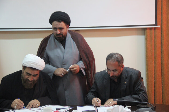 تصاویر / نشست مشترک مسئولین حوزه علمیه استان قزوین و نها دانشگاه آزاد اسلامی واحد قزوین