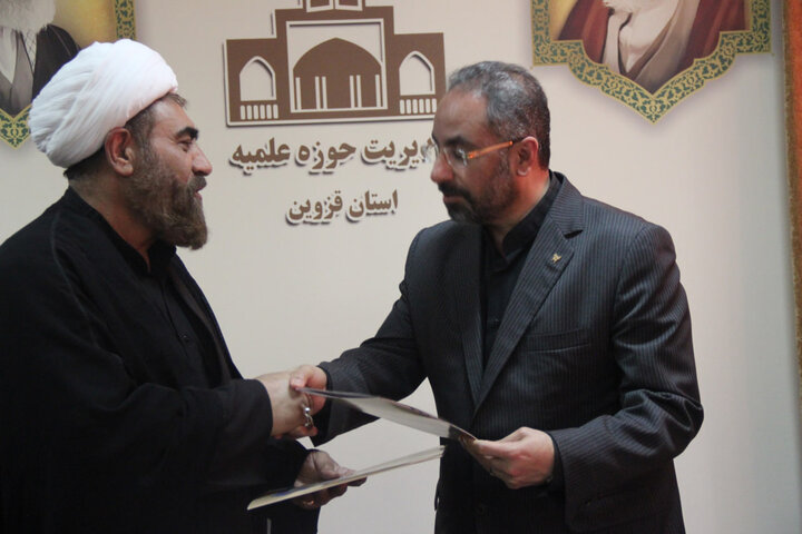 تصاویر / نشست مشترک مسئولین حوزه علمیه استان قزوین و نها دانشگاه آزاد اسلامی واحد قزوین