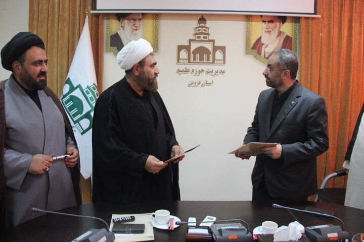 تصاویر / نشست مشترک مسئولین حوزه علمیه استان قزوین و نها دانشگاه آزاد اسلامی واحد قزوین