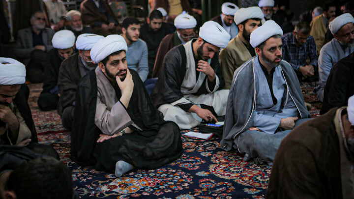 تصاویر/روز اول مراسم سوگواری ایام شهادت حضرت زهرا (س) در مسجد مدرسه آیت‌الله آخوند