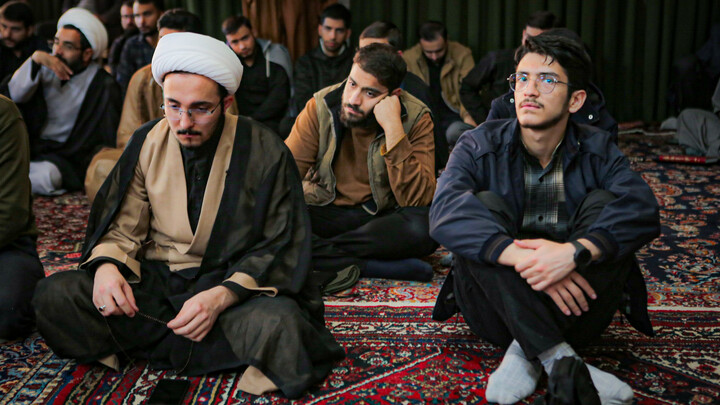 تصاویر/روز اول مراسم سوگواری ایام شهادت حضرت زهرا (س) در مسجد مدرسه آیت‌الله آخوند